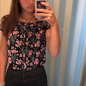AEO flowered top